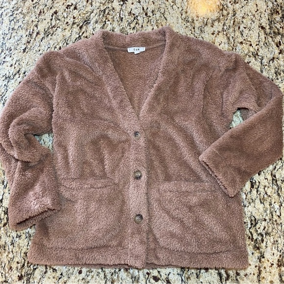E & M Size S Fur Fleece Cardigan sweater button up Super Soft snd comfy! - Picture 2 of 11